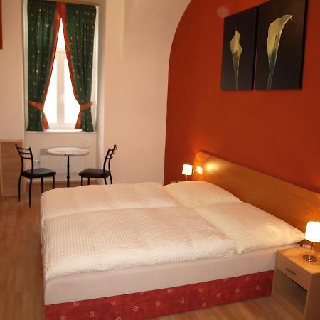 Pension Tal Studios Viena Habitación foto