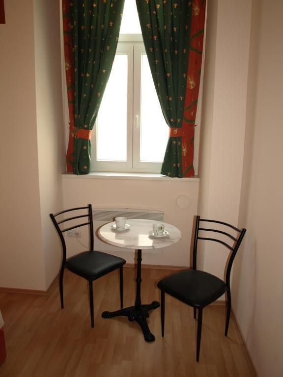 Pension Tal Studios Viena Habitación foto